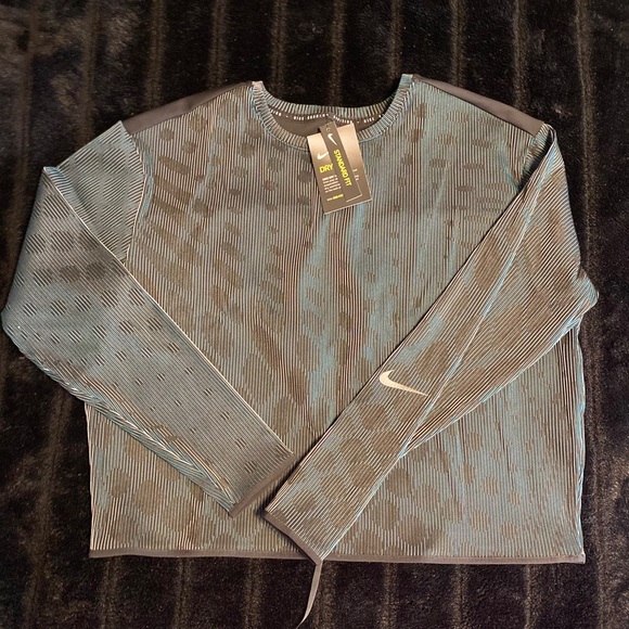 Nike Running Shirt - Picture 2 of 8